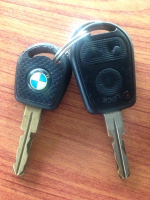 **195,000 บ.ต่อรอง**ขายรถเก๋งสวยๆ BMW Series3 318i Auto ปี39/96 เครื่องเดิมเกียร์เดิม ไม่แก๊ส เครื่องแห้งๆ แน่นดี แรงดี เกียร์ดีไม่หอนไม่หลุด ช่วงล่างหนึบ หน้า-หลังเดิมๆไม่เคยชนหนัก ภายในเก๋งสวยคอนโซลเต็ม พ.พาวเวอร์ แอร์เย็น ก.ไฟฟ้า เซ็นทรัลล็อค ปรับข้างไ