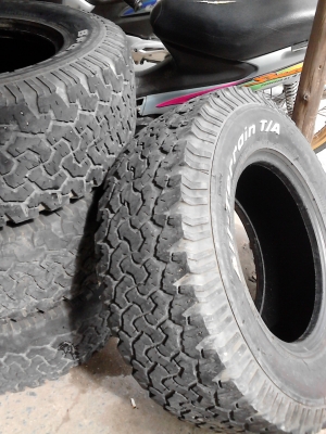 265/70R16 BF Goodrich All Terrain T/A ชุด 4 เส้น ปี 2012 ( MADE IN U.S.A.) TEL.081-427-3941 265/70R16 BF Goodrich All Terrain T/A ชุด 4 เส้น ปี 2012 ( MADE IN U.S.A.) TEL.081-427-3941
