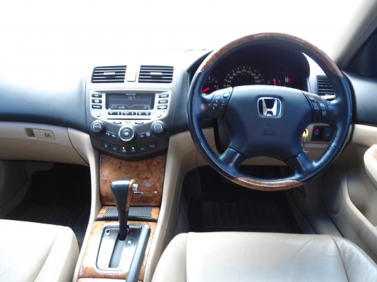 HONDA - ACCORD - 3.0 V6 i-VTEC AT ปี2005 สีดำ เกียร์อัตโนมัติ เครื่องเบนซิน 3000cc HONDA - ACCORD - 3.0 V6 i-VTEC AT ปี2005 สีดำ เกียร์อัตโนมัติ เครื่องเบนซิน 3000cc