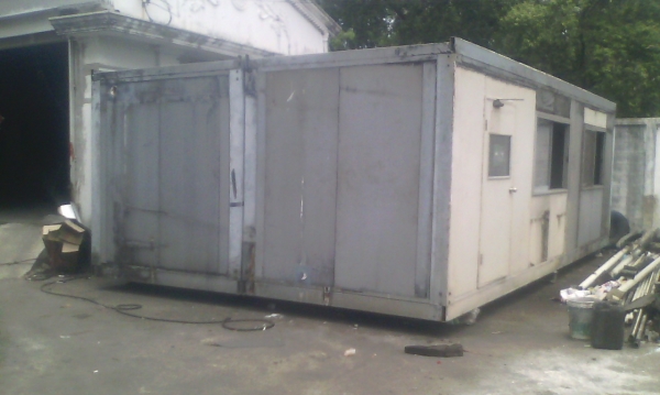 ขายด่วน!!ตู้สำนักงาน 2 ตู้ต่อกัน  พร้อมแอร์ 1  ตัว