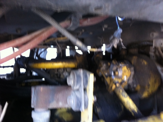 ขายรถตักล้อยาง KOMATSU WA-180-3 รถใช้งานอยู่ ราคา 700000 ต่อรอง สนใจโทร