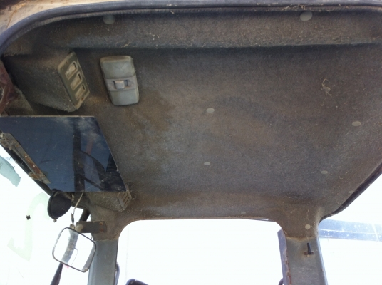 ขายรถตักล้อยาง KOMATSU WA-180-3 รถใช้งานอยู่ ราคา 700000 ต่อรอง สนใจโทร