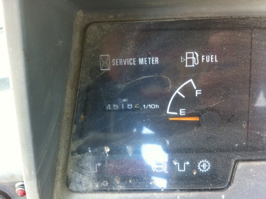 ขายรถตักล้อยาง KOMATSU WA-180-3 รถใช้งานอยู่ ราคา 700000 ต่อรอง สนใจโทร