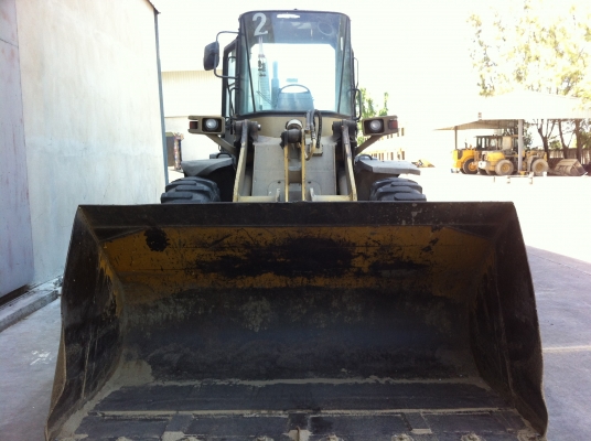 ขายรถตักล้อยาง KOMATSU WA-180-3 รถใช้งานอยู่ ราคา 700000 ต่อรอง สนใจโทร