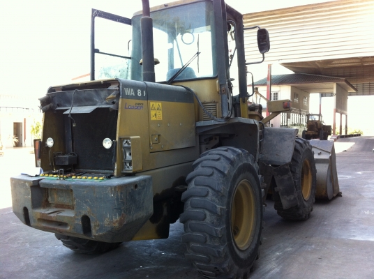 ขายรถตักล้อยาง KOMATSU WA-180-3 รถใช้งานอยู่ ราคา 700000 ต่อรอง สนใจโทร