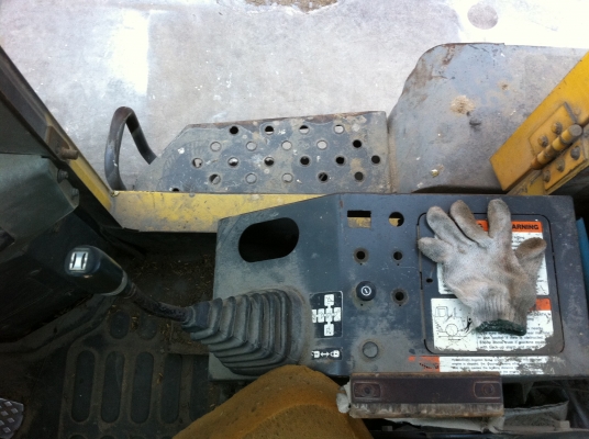 ขายรถตักล้อยาง KOMATSU WA-180-3 รถใช้งานอยู่ ราคา 700000 ต่อรอง สนใจโทร