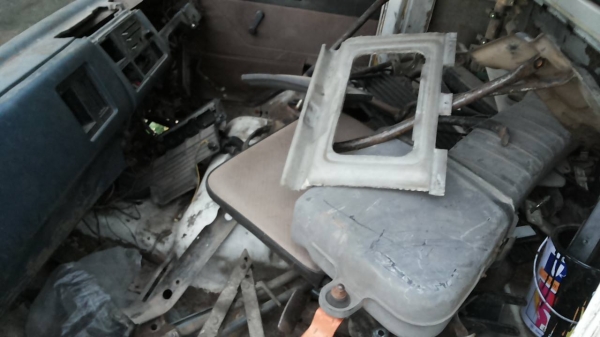 ***ขายแล้วครับขอบคุณ Truck2hand ขายหัวเก๋ง 6ล้อ ISUZU ROCKRY สภาพดี อุปกรณ์ขาดนิดๆหน่อย แผงหน้า ขาดีด สายเกียร์ มีครบ หัวเท่ากับ10ล้อ เก็บอีกนิดหน่อยสวยเลย ขายตามสภาพ ราคาต่อรองได้นิดหน่อยเด้อ พี่น้องครับ