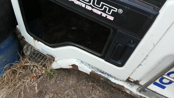 ***ขายแล้วครับขอบคุณ Truck2hand ขายหัวเก๋ง 6ล้อ ISUZU ROCKRY สภาพดี อุปกรณ์ขาดนิดๆหน่อย แผงหน้า ขาดีด สายเกียร์ มีครบ หัวเท่ากับ10ล้อ เก็บอีกนิดหน่อยสวยเลย ขายตามสภาพ ราคาต่อรองได้นิดหน่อยเด้อ พี่น้องครับ