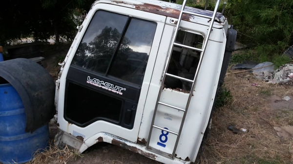 ***ขายแล้วครับขอบคุณ Truck2hand ขายหัวเก๋ง 6ล้อ ISUZU ROCKRY สภาพดี อุปกรณ์ขาดนิดๆหน่อย แผงหน้า ขาดีด สายเกียร์ มีครบ หัวเท่ากับ10ล้อ เก็บอีกนิดหน่อยสวยเลย ขายตามสภาพ ราคาต่อรองได้นิดหน่อยเด้อ พี่น้องครับ