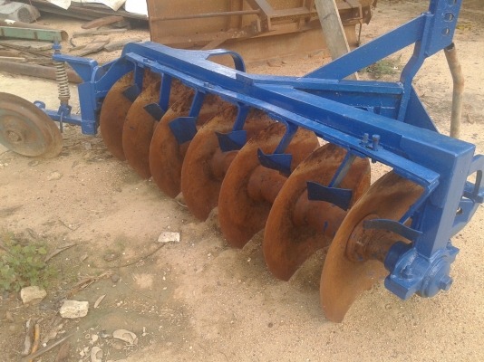 ขายผาน7ใส่รถไถฟอร์ด  สวยๆ ไถเข้าดีคับ พร้อมใช้ๆ