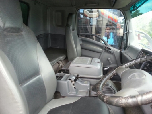 รถอีซูซุ 10 ล้อ ตู้เย็น 300 แรงม้า ปี 52   สนใจติดต่อ 081 - 6079515