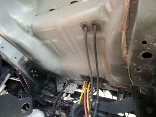 รถอีซูซุ 10 ล้อ ตู้เย็น 300 แรงม้า ปี 52   สนใจติดต่อ 081 - 6079515