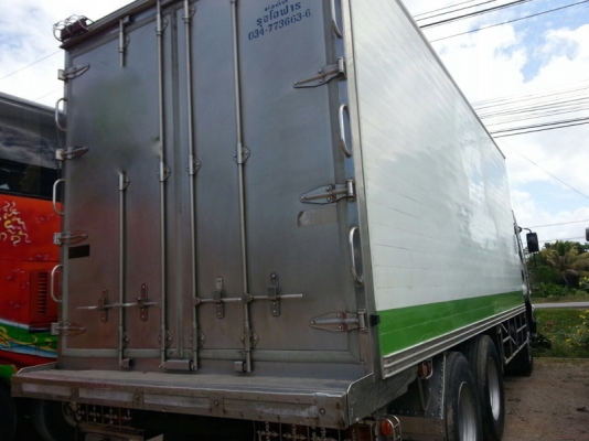 รถอีซูซุ 10 ล้อ ตู้เย็น 300 แรงม้า ปี 52   สนใจติดต่อ 081 - 6079515