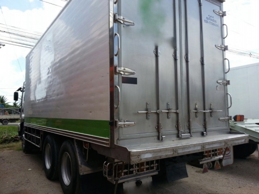 รถอีซูซุ 10 ล้อ ตู้เย็น 300 แรงม้า ปี 52   สนใจติดต่อ 081 - 6079515