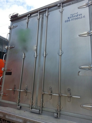 รถอีซูซุ 10 ล้อ ตู้เย็น 300 แรงม้า ปี 52   สนใจติดต่อ 081 - 6079515