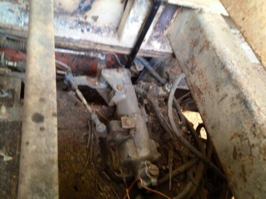 รถอีซูซุ 10 ล้อ  240 แรงม้า.  ( ขายหัว / คัชซี. )  ,  ( หัวขาว )   สนใจติดต่อ 081 - 607951