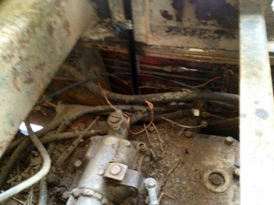 รถอีซูซุ 10 ล้อ  240 แรงม้า.  ( ขายหัว / คัชซี. )  ,  ( หัวขาว )   สนใจติดต่อ 081 - 607951