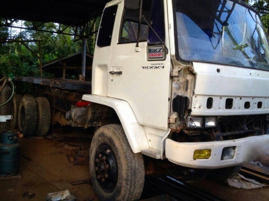 รถอีซูซุ 10 ล้อ  240 แรงม้า.  ( ขายหัว / คัชซี. )  ,  ( หัวขาว )   สนใจติดต่อ 081 - 607951