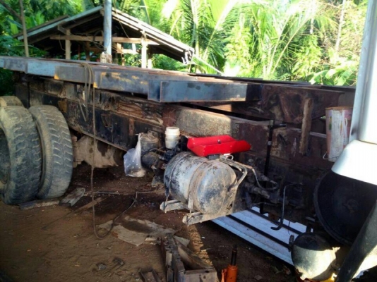 รถอีซูซุ 10 ล้อ  240 แรงม้า.  ( ขายหัว / คัชซี. )  ,  ( หัวขาว )   สนใจติดต่อ 081 - 607951