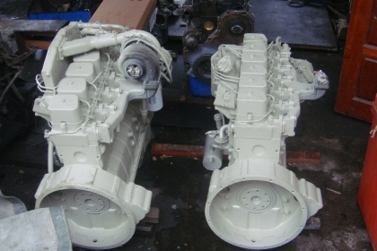 ขายเครื่องยนต์ PC200-7 6D102 CUMMINS