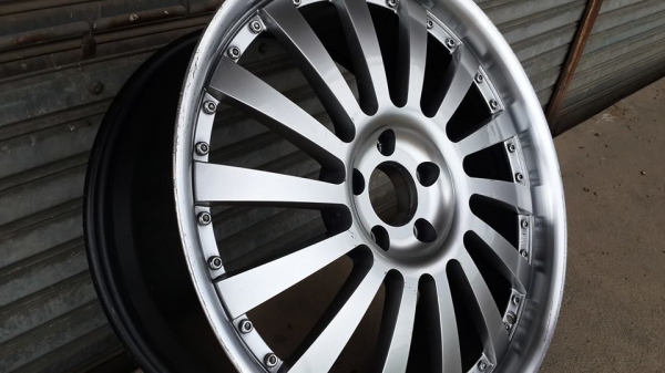 ขอบ 20 5รู114 กว้าง 8.5 ออฟ45 ใส่ได้ทั้งเก๋งและกระบะ