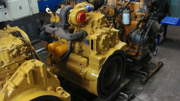 ขายเครืองยนต์ KOMATSU 12HT 12HD S4D105-3 S4D105-1