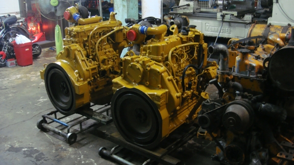 ขายเครืองยนต์ KOMATSU 12HT 12HD S4D105-3 S4D105-1