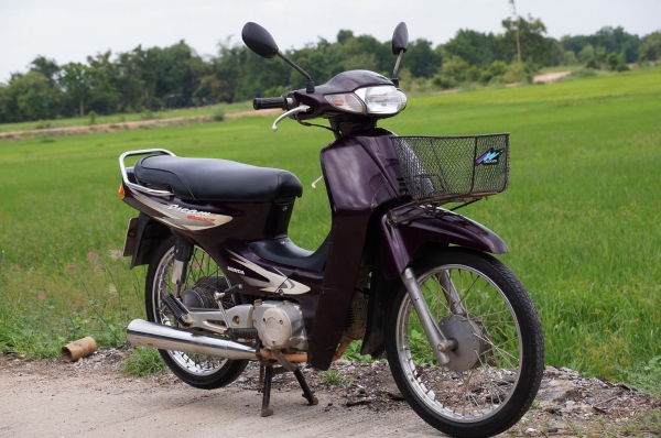 ขาย HONDA ดรีม 100 Exces สภาพเดิม เดิม เครื่องดีมาก แน่น เงียบ รถพร้อมใช้ ทะเบียนพร้อมโอน เอกสารครบ ภาษี พ ร บ 2557