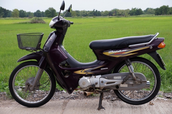 ขาย HONDA ดรีม 100 Exces สภาพเดิม เดิม เครื่องดีมาก แน่น เงียบ รถพร้อมใช้ ทะเบียนพร้อมโอน เอกสารครบ ภาษี พ ร บ 2557