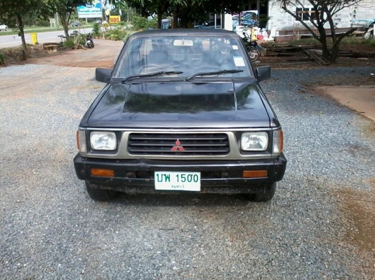 ด่วน ๆ ราคาพิเศษ Mistubishi L200 Cycone สภาพพร้อมใช้ ทะเบียน ชุดโอนครบ ภาษีไม่ขาด คัดซีสวย ไม่มีผุ สีพอใช้ เครื่องแน่น ไม่หลวม มีแอร์ เครื่องเสียง CD ล้อแม็ก ขายถูก