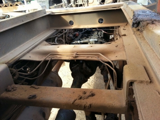 รถอีซูซุ 10 ล้อดั้ม  FXZ  270 แรงม้า. ปี 52  สนใจติดต่อ  081 - 6079515