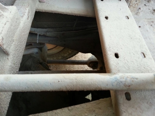 รถอีซูซุ 10 ล้อดั้ม  FXZ  270 แรงม้า. ปี 52  สนใจติดต่อ  081 - 6079515