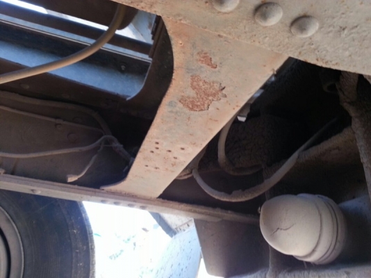 รถอีซูซุ 10 ล้อดั้ม  FXZ  270 แรงม้า. ปี 52  สนใจติดต่อ  081 - 6079515