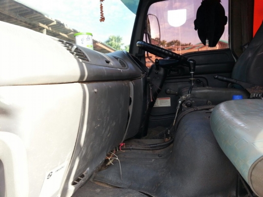 รถอีซูซุ 10 ล้อดั้ม  FXZ  270 แรงม้า. ปี 52  สนใจติดต่อ  081 - 6079515