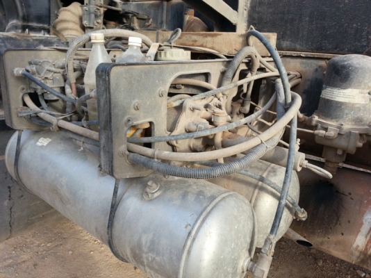 รถอีซูซุ 10 ล้อดั้ม  FXZ  270 แรงม้า. ปี 52  สนใจติดต่อ  081 - 6079515