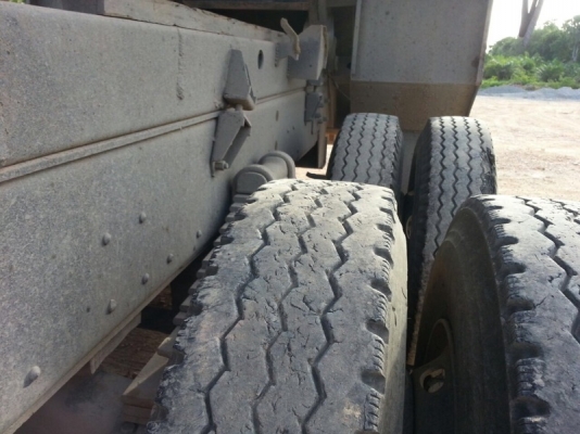 รถอีซูซุ 10 ล้อดั้ม  FXZ  270 แรงม้า. ปี 52  สนใจติดต่อ  081 - 6079515