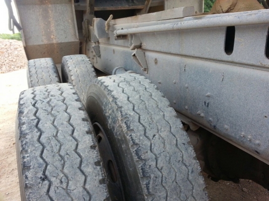 รถอีซูซุ 10 ล้อดั้ม  FXZ  270 แรงม้า. ปี 52  สนใจติดต่อ  081 - 6079515