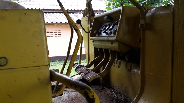 ขอแจมหน่อยนะครับขายด่วนแทร็คเตอร์KOMATSU D50Sสภาพสวยๆราคาถูกๆพร้อมใช้งานจริงๆรีบจองเลยครับ0843923995