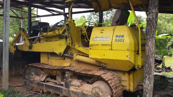 ขอแจมหน่อยนะครับขายด่วนแทร็คเตอร์KOMATSU D50Sสภาพสวยๆราคาถูกๆพร้อมใช้งานจริงๆรีบจองเลยครับ0843923995
