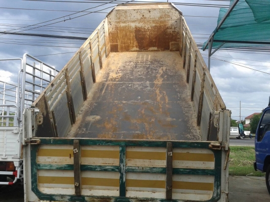 ***ขายแล้วครับขอบคุณ Truck2hand ขายกระบะดั้มเนียมพร้อมชุดดั้มครบเซ็ต สภาพดี ยกลงจาก ISUZU ROCKY เพลาเดียวดั้ม กว้างนอก2.50ม.ยาว6.10ม. พื้นดีข้างสวยไม่ผุ กระดูกงูสวยไม่มีผุ ไม่มีแตก ใช้งานบรรทุกเบา ร้านวัสดุก่อสร้าง สีสันดี พร้อมใช้งาน ราคาต่อรองได้นิดหน่อ