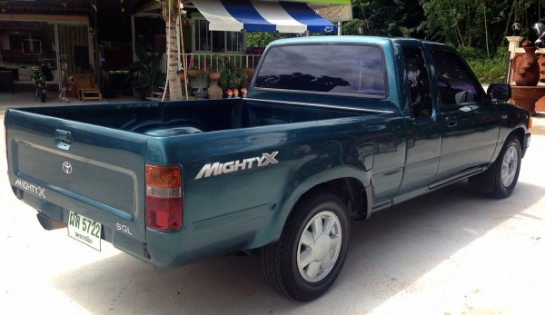 **135,000 บ.ต่อรอง**ขายกระบะแค็ปสวยๆ TOYOTA ไมตี้เอ็กซ์ 2.5 โป่งหลังแท้ปี38/95 เครื่องเดิมเกียร์เดิม2L แน่นๆ แรงๆ แห้งดีไม่มีเยิ้ม เกียร์ดีไม่หลุดไม่หอน ช่วงล่างหนึบๆ คัสซีสวยไม่มีปะไม่มีดาม กระบะสวยพื้นไม่ผุ หน้า-หลังเดิมไม่เคยชนหนัก ภายในเก๋งสวยคอนโซลเต