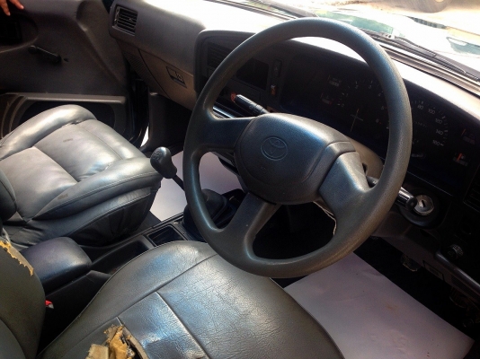 **135,000 บ.ต่อรอง**ขายกระบะแค็ปสวยๆ TOYOTA ไมตี้เอ็กซ์ 2.5 โป่งหลังแท้ปี38/95 เครื่องเดิมเกียร์เดิม2L แน่นๆ แรงๆ แห้งดีไม่มีเยิ้ม เกียร์ดีไม่หลุดไม่หอน ช่วงล่างหนึบๆ คัสซีสวยไม่มีปะไม่มีดาม กระบะสวยพื้นไม่ผุ หน้า-หลังเดิมไม่เคยชนหนัก ภายในเก๋งสวยคอนโซลเต