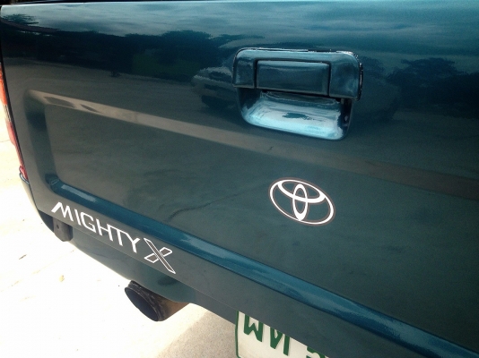 **135,000 บ.ต่อรอง**ขายกระบะแค็ปสวยๆ TOYOTA ไมตี้เอ็กซ์ 2.5 โป่งหลังแท้ปี38/95 เครื่องเดิมเกียร์เดิม2L แน่นๆ แรงๆ แห้งดีไม่มีเยิ้ม เกียร์ดีไม่หลุดไม่หอน ช่วงล่างหนึบๆ คัสซีสวยไม่มีปะไม่มีดาม กระบะสวยพื้นไม่ผุ หน้า-หลังเดิมไม่เคยชนหนัก ภายในเก๋งสวยคอนโซลเต