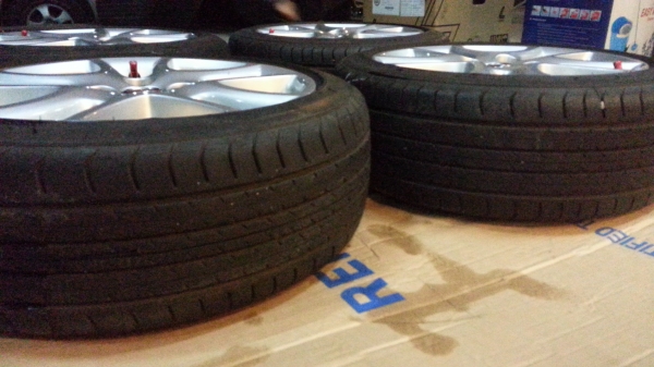 ล้อแม็คเดิม Mazda2 ขอบ 16 พร้อมยาง ปี13