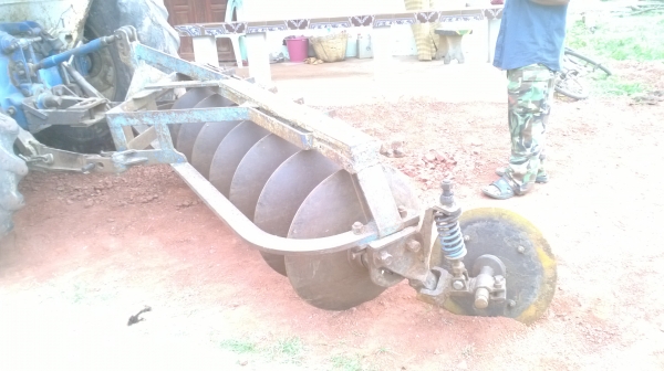 ผานพรวน7ใบ สำหรับรถฟอร์ดขายไม่แพง โทร081-0745778 ลุงโหนกรับสาย