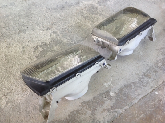 ขายตาไฟหน้า อีซูซุ มังกรทอง 1 คู่ ราคา 1600 บาท