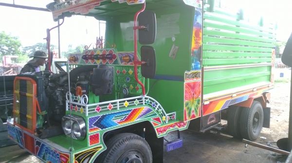 ผลิตรถอีแต๋น รับประกอบรถอีแต๋น รถบรรทุก รถเกษตรกรรม เอนกประสงค์ ตามเสปค คันนี้หกล้อใหญ่ๆ มีดั๊ม ไม่รวมเครื่อง โทร081-0745778 ลุงโหนกรับสาย อู่สมจิตรราชายนต์ โคราช