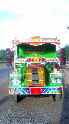 ผลิตรถอีแต๋น รับประกอบรถอีแต๋น รถบรรทุก รถเกษตรกรรม เอนกประสงค์ ตามเสปค คันนี้หกล้อใหญ่ๆ มีดั๊ม ไม่รวมเครื่อง โทร081-0745778 ลุงโหนกรับสาย อู่สมจิตรราชายนต์ โคราช