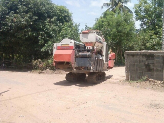 ขายรถเกี่ยวข้าว KUBOTA DC60 พร้อมเทรลเลอร์ลากจูง สภาพดีพร้อมใช้งาน ใช้งานน้อย สนใจโทร 090-8588220คุณนะ