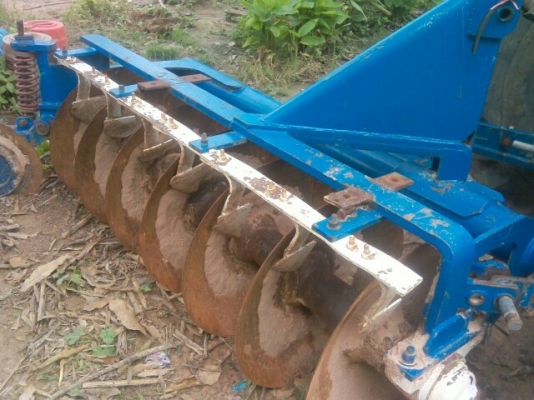 ขายรถไถฟรอต 6600 สภาพพร้อมใช้งาน อุปกรณ์ครบ ดันหน้า ผาน7และผาน3 สนใจโทร 090-8588220คุณนะ